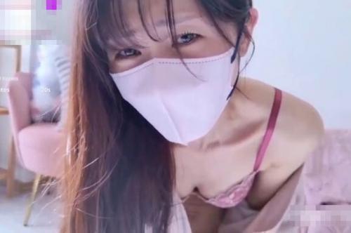 Chat-Flix | 淫乱人妻のライブチャット配信サムネイル