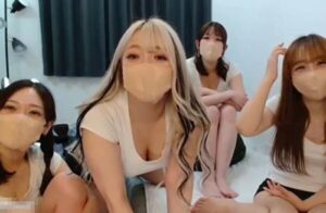 Chat-Flix | パイパン痴女たちのレズライブチャット動画サムネイル