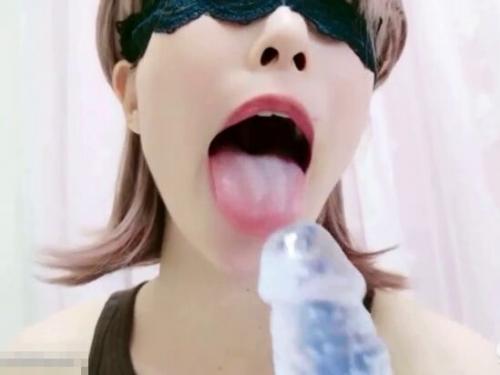 Chat-Flix | セクシー淫乱お姉さんのライブチャット動画サムネイル