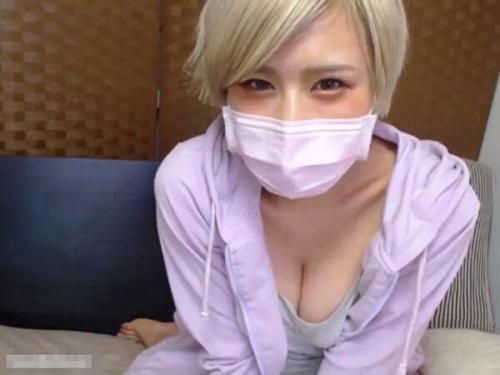 Chat-Flix | セクシー金髪ギャルのライブチャット動画サムネイル