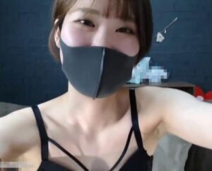 Chat-Flix | セクシー美女のライブチャット動画サムネイル