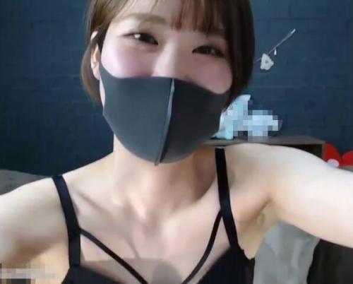 Chat-Flix | セクシー美女のライブチャット動画サムネイル