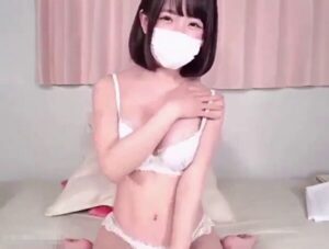 Chat-Flix | 巨乳スケべ美少女のライブチャット動画サムネイル